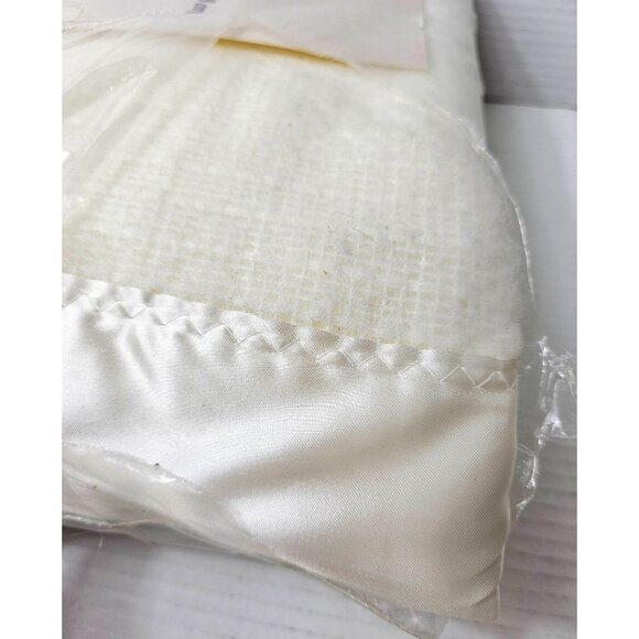 Vintage Jubilee Ivory Full Size 76 x 90 Thermal Blanket Year Round Comfort USA - Picture 4 of 10